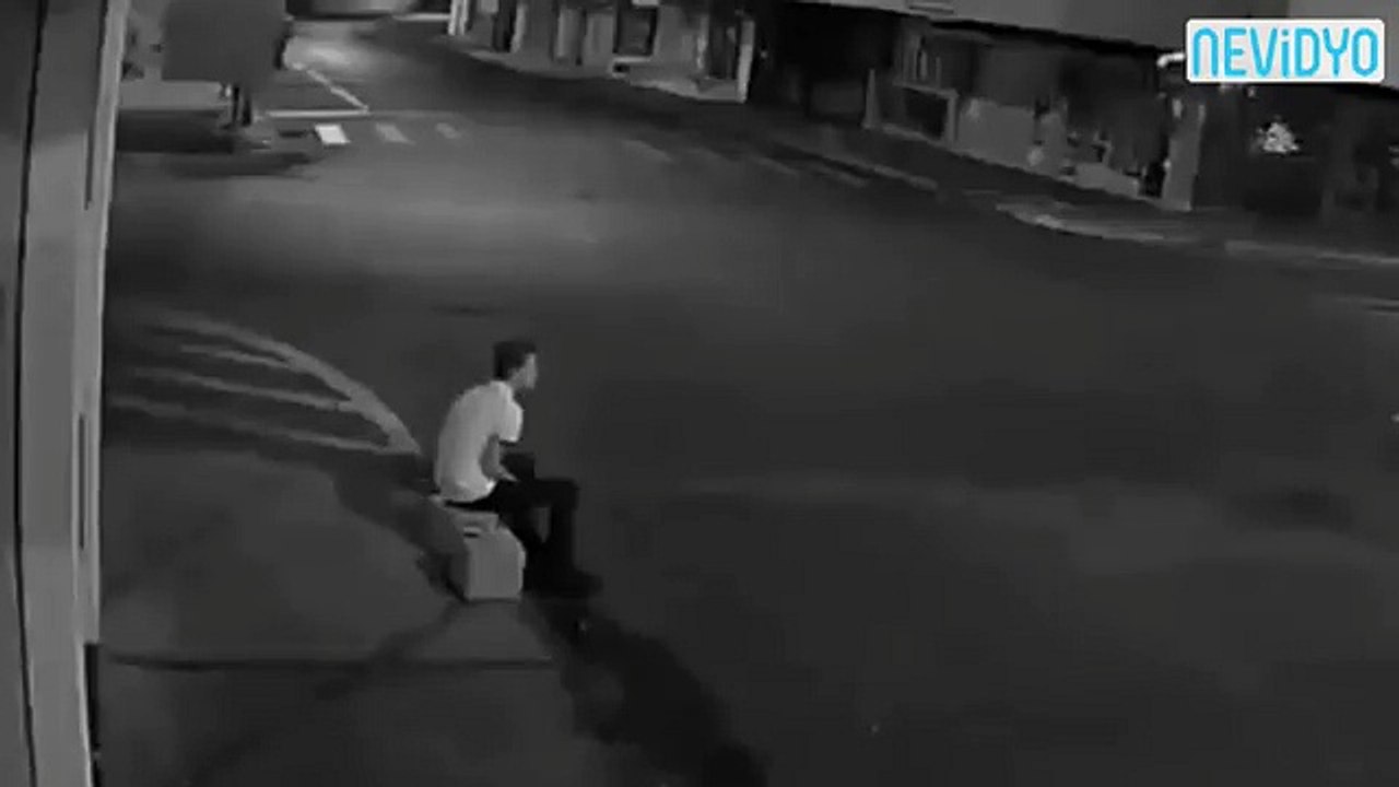 Faciayı hissedip yerinden fırladı