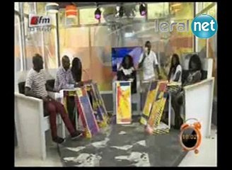 Vidéo: As tu une fois envoyé une photo nue à quelqu’un par Internet