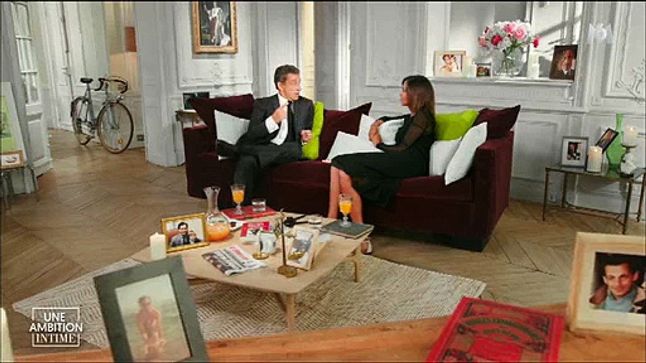 Nicolas Sarkozy révèle qu'il voyait Bernadette en cachette de Jacques Chirac quand il était à l'Elysée - Regardez