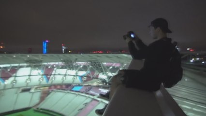 Ils escaladent le stade de West Ham !