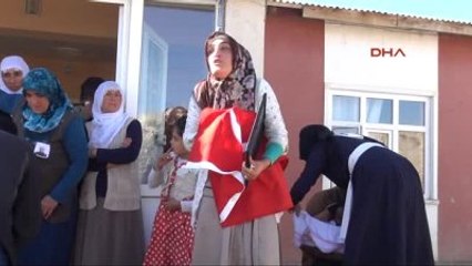 Van Öldürülen Ak Partili Muştu Törenle Toprağa Verildi