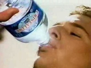 Pub eau de Cristaline (Guy Roux)