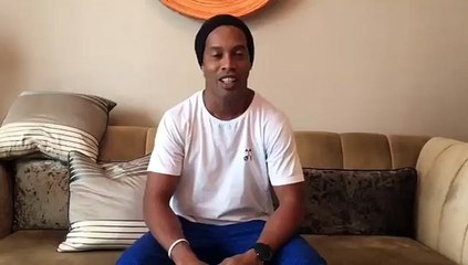 Ronaldinho anuncia jogo festivo no Japão