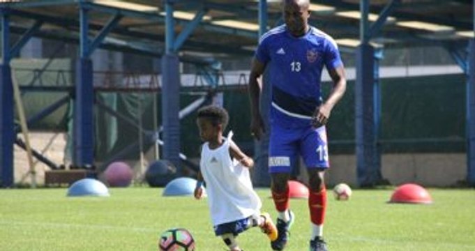 Dany'nin Oğlunun İdman Sonrası Okuduğu Atatürk Şiiri Büyük Beğeni Topladı