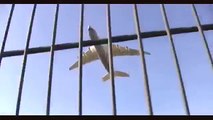أضخم طائرة في العالم تهبط بنجاح في أستراليا