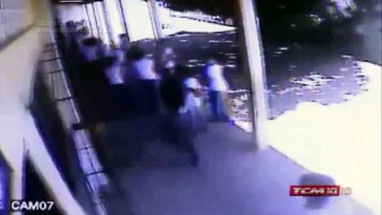 Teto da Escola Estadual Manoel Justiniano de Melo cai e fere crianças
