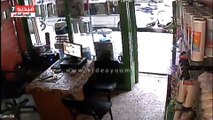 بالفيديو.. سرقة موبايل من داخل محل هواتف بعين شمس