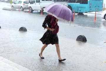 Meteoroloji'den İstanbul İçin Sağanak Yağış Uyarısı