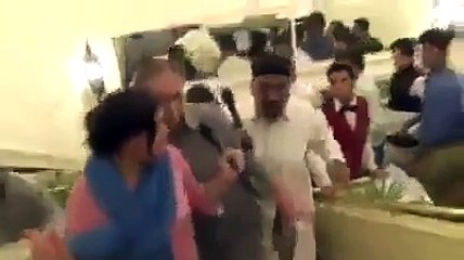 Watch Pervez Rashee'd reaction when he was asked a question other than Imran Khan.