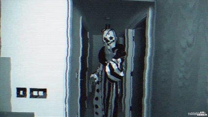 Il effraie sa copine avec un clown tueur