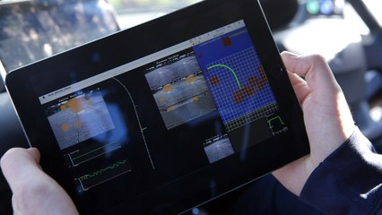 Driverless cars manoeuvre around pedestrians