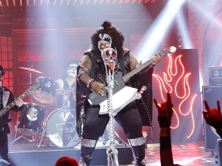 CeeLo Green VS Russell Peters