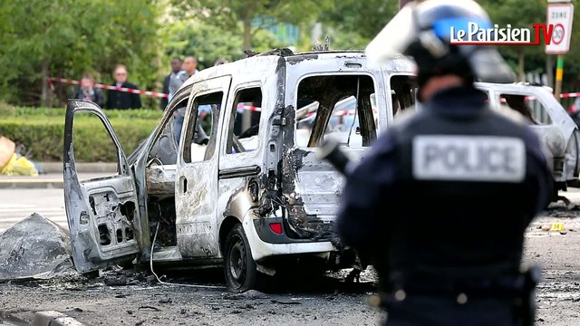 Policiers agressés au cocktail Molotov : rassemblement silencieux devant les commissariats