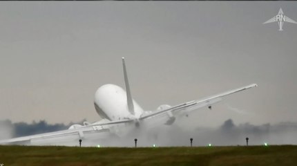 L'atterrissage effrayant d'un Boeing 737 à Prague