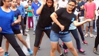 mujra dance on street hot [dance performance]
