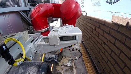 Nouveau : un robot maçon pour construire des murs !