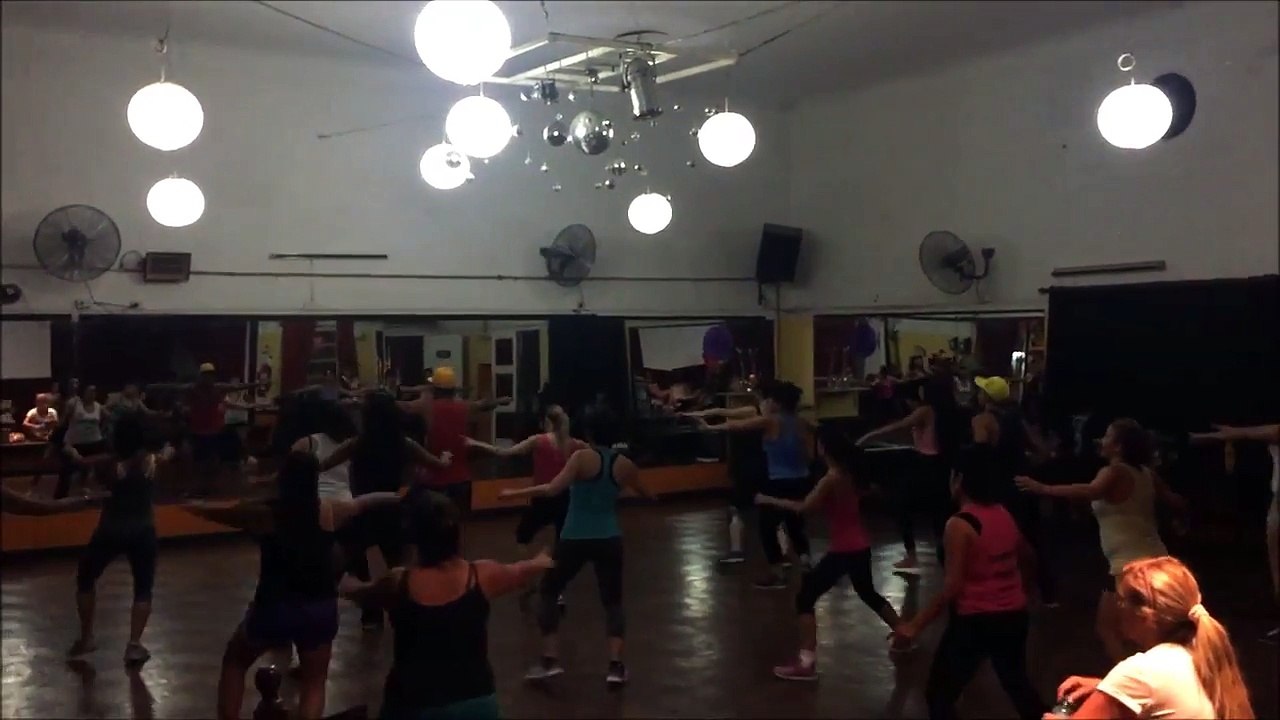 Clase Jamaica Axe - Aponta, Bateu, Deslizo / Forro Bakana - FitDance 2016