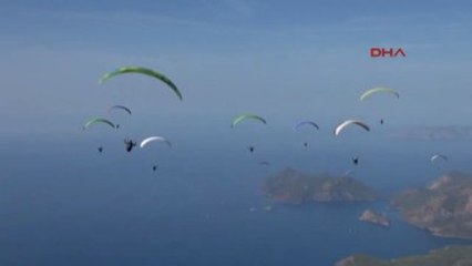 Fethiye'de 17'nci Ölüdeniz Hava Oyunları Festivali Başladı