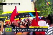 Numeroso grupo de hinchas peruanos apoya a seleccionados en Santiago