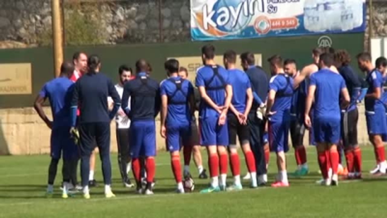Kardemir Karabükspor Teknik Direktörü Tudor