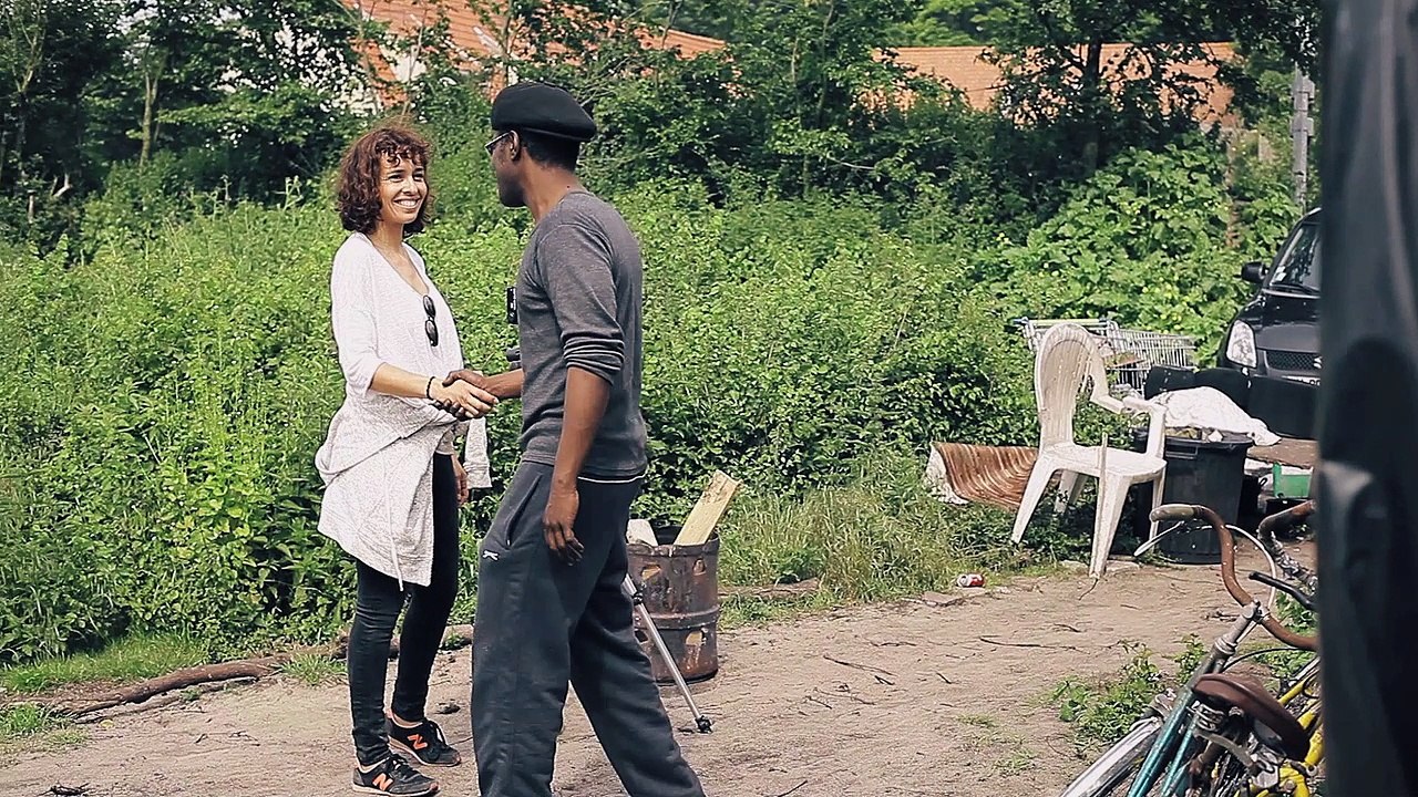 Derrière Les Œuvres - EXPOSITION-VENTE DE PHOTOGRAPHIES  au profit de L'Auberge des Migrants