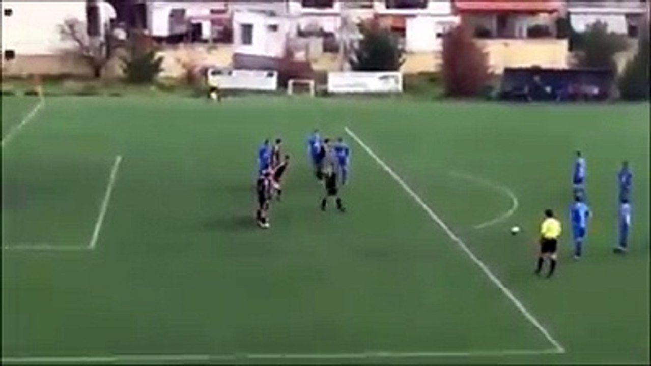 Une bagarre éclate en plein match de foot