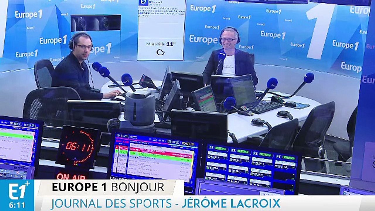 Le journal des sports - François Hollande dénonce le "manque de musculation de cerveau" des footballeurs