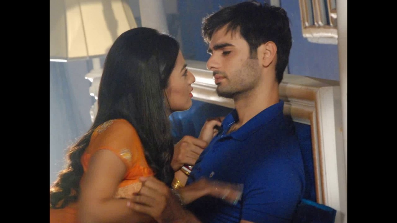 swara sanskar love scenes