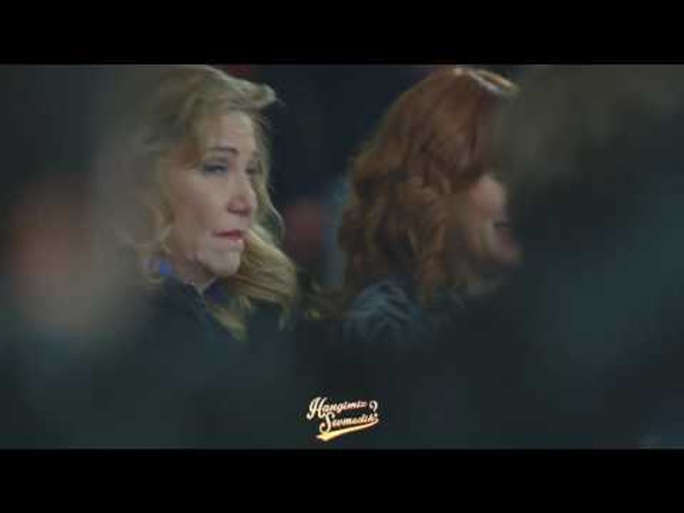 Hangimiz düşmedik kara sevdaya  Hangimiz sevmedik çılgınlar gibi!