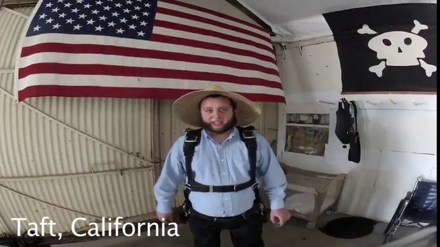 Saut en parachute d'un Amish traditionaliste Barbu lol
