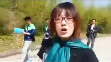 LUCU tapi ADA SARU nya JUGA...