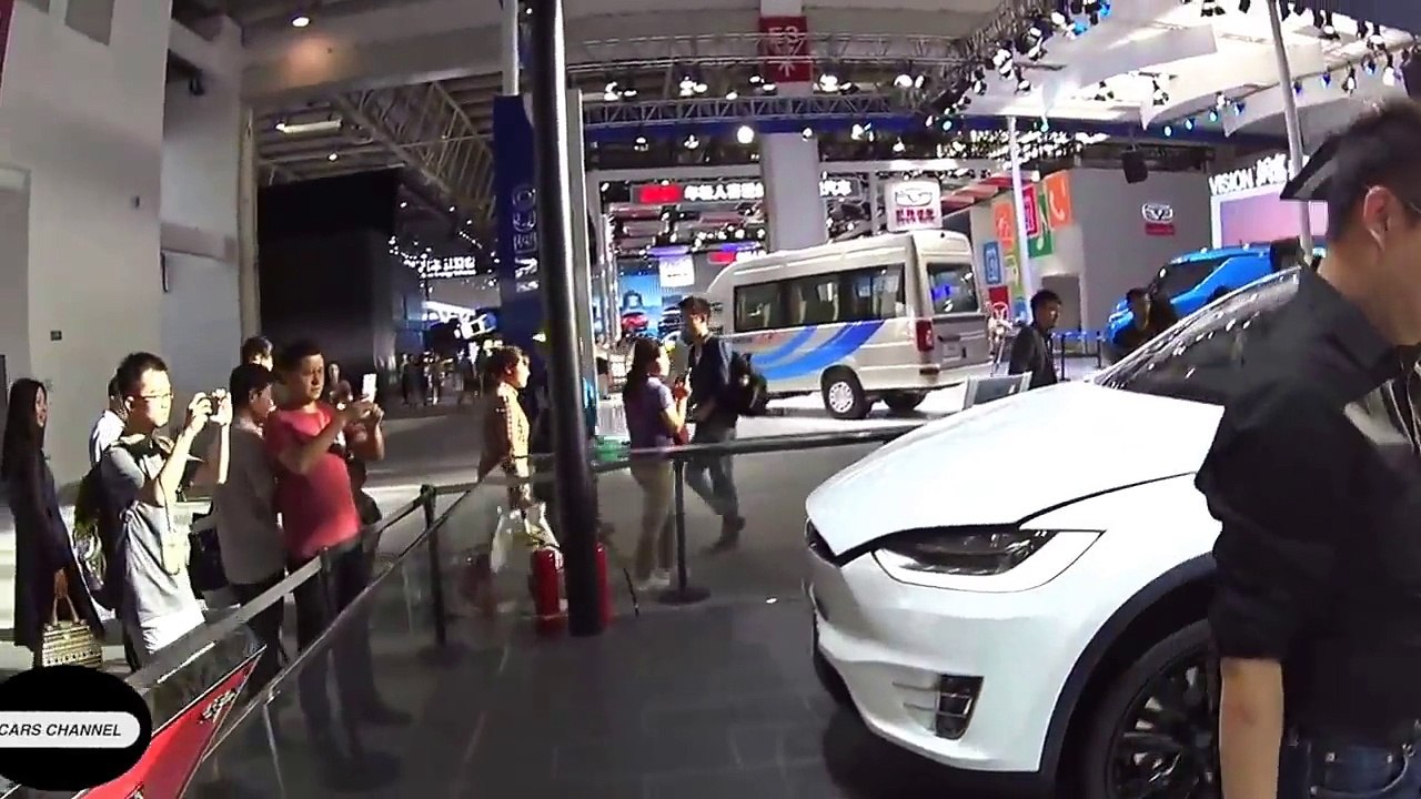 Tesla`nın SUV`si Model X Pekin Autoshow`da Tanıtıldı