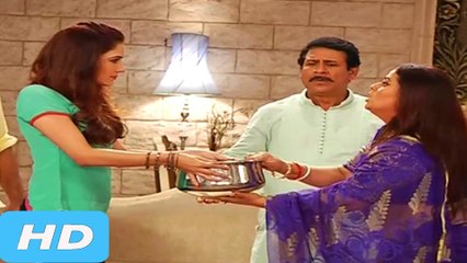 Rajni And Surili Fights Over Kheer | Bahu Hamari Rajni Kant | 12th October 2016