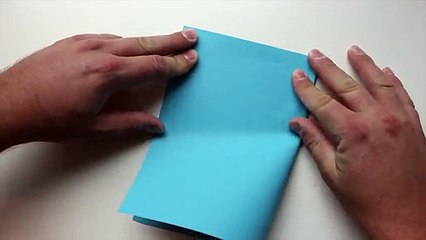 Un avion en papier fabriqué pour voler (longtemps) comme un