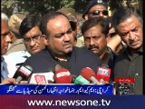 MQM's Khawaja Izhar-ul-Hasan talks to media