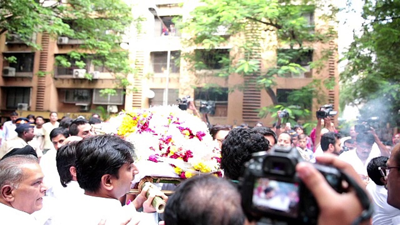 b-town-stars-attend-shilpa-shettys-fathers-funeral_46548