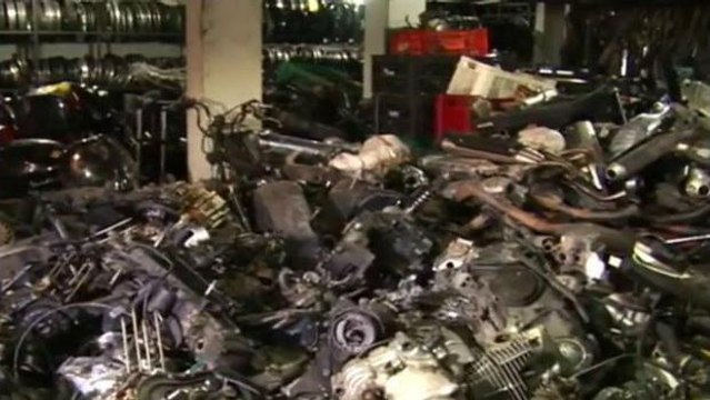 Polícia estoura desmanche de motos roubadas