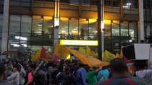 Manifestantes ocupam sede da Presidência na capital paulista