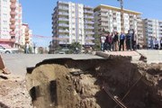 Yer Altındaki Su Sızıntısı Nedeniyle Kayan 13 Katlı Apartman Boşaltıldı