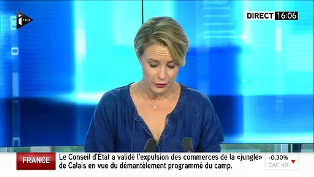 Découvrez la réaction de Stéphane Le Foll qui découvre les tweets de Valérie Trierweiler en pleine conférence de presse