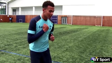 Tem samba no pé? Meia inglês tenta recriar famoso gol de Ronaldinho