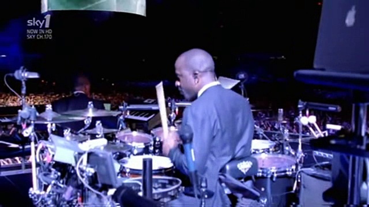 3 MADONNA Human Nature (Sticky & Sweet Tour Sky 1 Broadcast) 2008