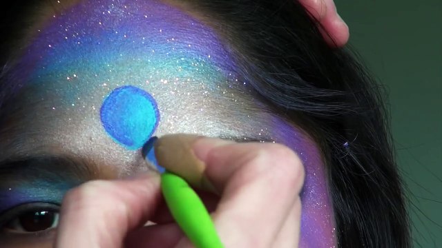 Apprendre à maquiller les enfants pour Halloween! Maquillage Halloween de sorcière avec araignée