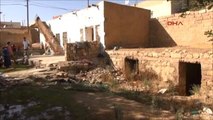 Mardin Nusaybin'deki Çatışmalarda Evleri Yıkılan 12 Kişilik Kurmaz Ailesinin Dramı