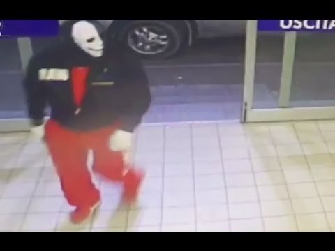 Roma - Arrestato il rapinatore mascherato di Torre Maura (12.10.16)