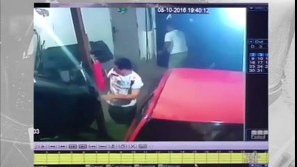 Télécharger la video: Preso por ligação com Estado Islâmico tenta matar homem a facadas em Caucaia