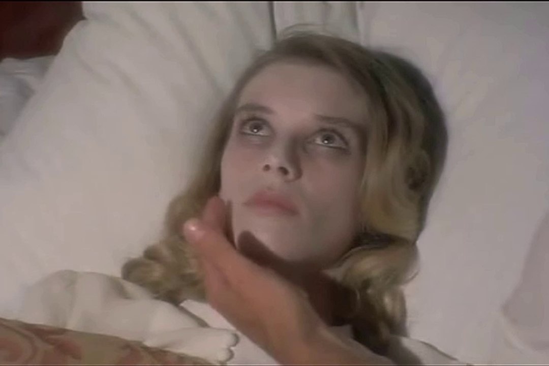 Buio Omega (1977)