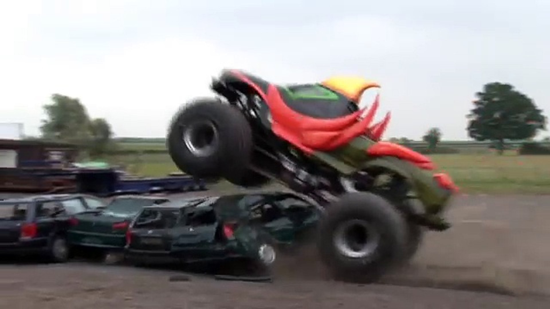 Ben 10 Swampfire Monster Truck | Ben 10 | Cartoon Network
