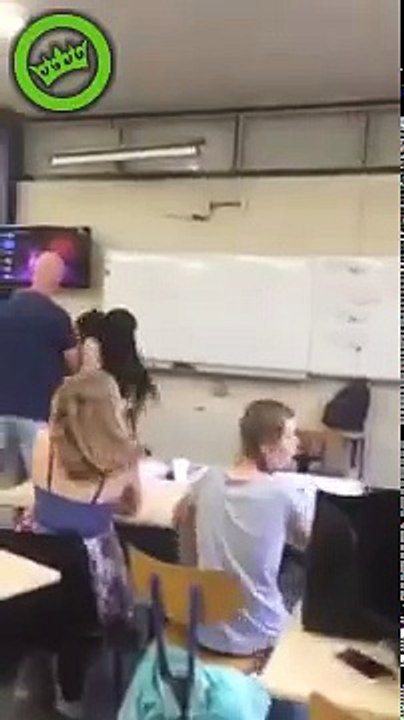 ERGSTE GEVECHT IN DE KLAS (KO)