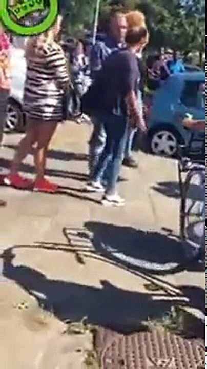 GANGSTER NEGER SLAAT HOLLANDSE TOKKIE MOEDER KAPOT